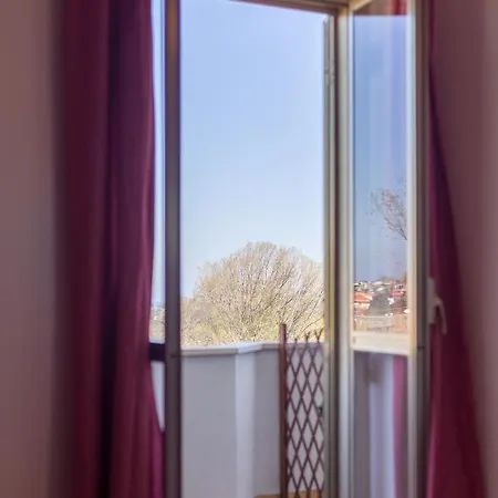 Albatros Alojamento de Acomodação e Pequeno-almoço 3*