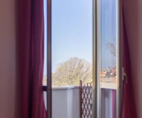 Albatros Alojamento de Acomodação e Pequeno-almoço 3*